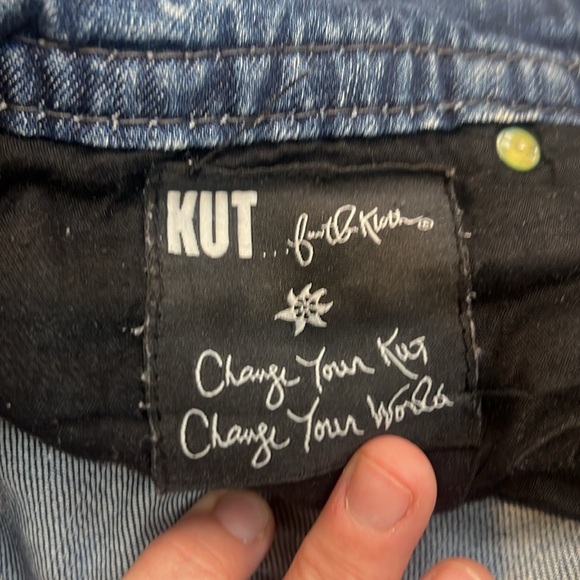 Kut from the Kloth Women's Flare Blue Jeans size 4. - Picture 10 of 12